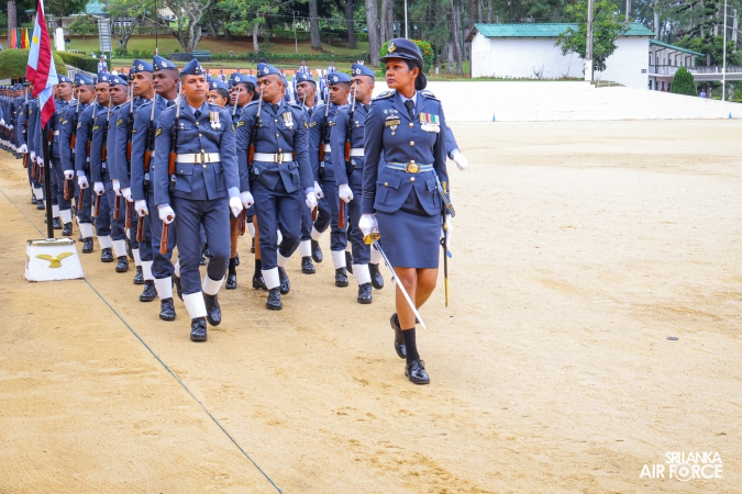 COMMANDER’S INSPECTION AT SLAF COMBAT TRAINING SCHOOL DIYATALAWA