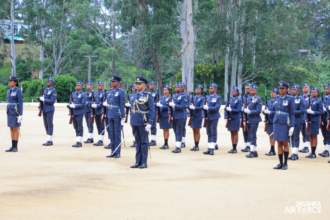 COMMANDER’S INSPECTION AT SLAF COMBAT TRAINING SCHOOL DIYATALAWA