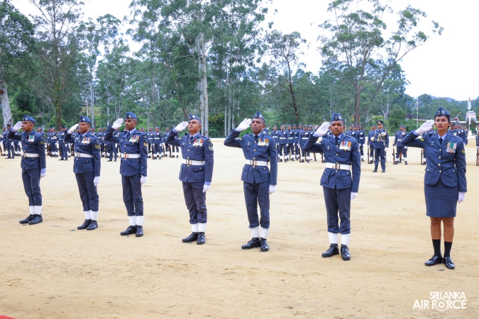 COMMANDER’S INSPECTION AT SLAF COMBAT TRAINING SCHOOL DIYATALAWA