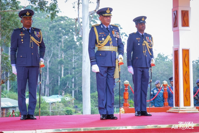 COMMANDER’S INSPECTION AT SLAF COMBAT TRAINING SCHOOL DIYATALAWA