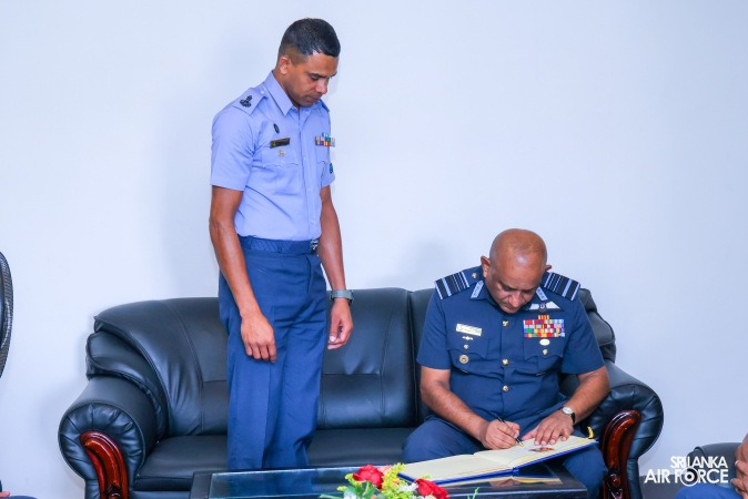 COMMANDER’S INSPECTION AT SLAF COMBAT TRAINING SCHOOL DIYATALAWA
