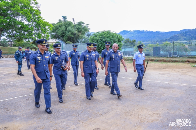 COMMANDER’S INSPECTION AT SLAF COMBAT TRAINING SCHOOL DIYATALAWA