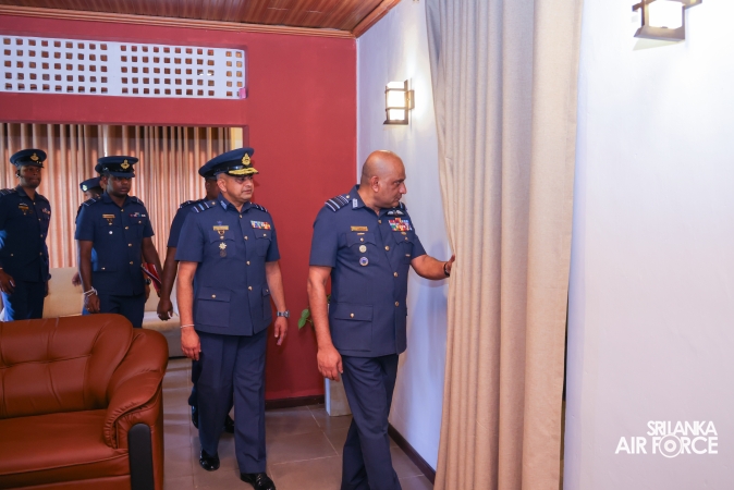 COMMANDER’S INSPECTION AT SLAF COMBAT TRAINING SCHOOL DIYATALAWA