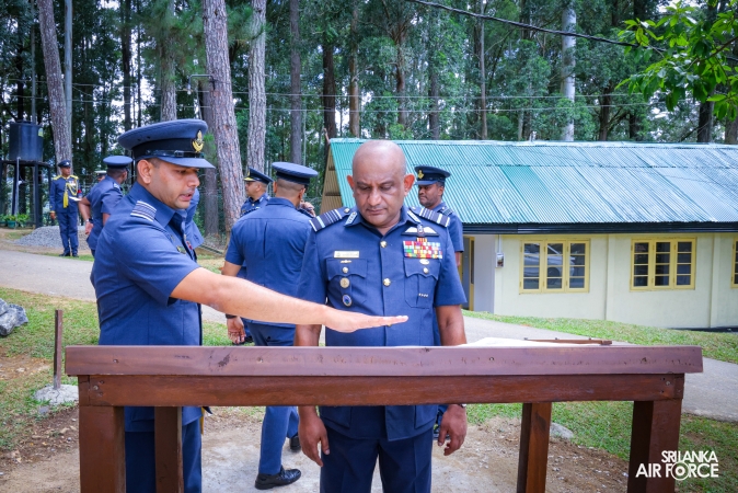 COMMANDER’S INSPECTION AT SLAF COMBAT TRAINING SCHOOL DIYATALAWA