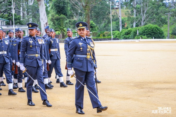 COMMANDER’S INSPECTION AT SLAF COMBAT TRAINING SCHOOL DIYATALAWA