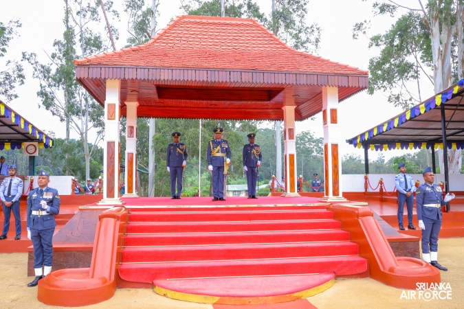 COMMANDER’S INSPECTION AT SLAF COMBAT TRAINING SCHOOL DIYATALAWA
