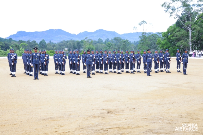 COMMANDER’S INSPECTION AT SLAF COMBAT TRAINING SCHOOL DIYATALAWA