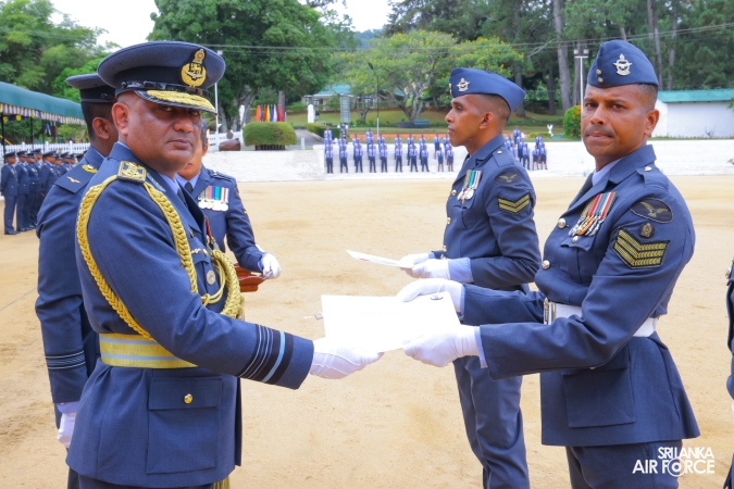 COMMANDER’S INSPECTION AT SLAF COMBAT TRAINING SCHOOL DIYATALAWA