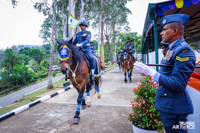 COMMANDER’S INSPECTION AT SLAF COMBAT TRAINING SCHOOL DIYATALAWA