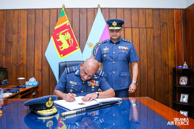 COMMANDER’S INSPECTION AT SLAF COMBAT TRAINING SCHOOL DIYATALAWA