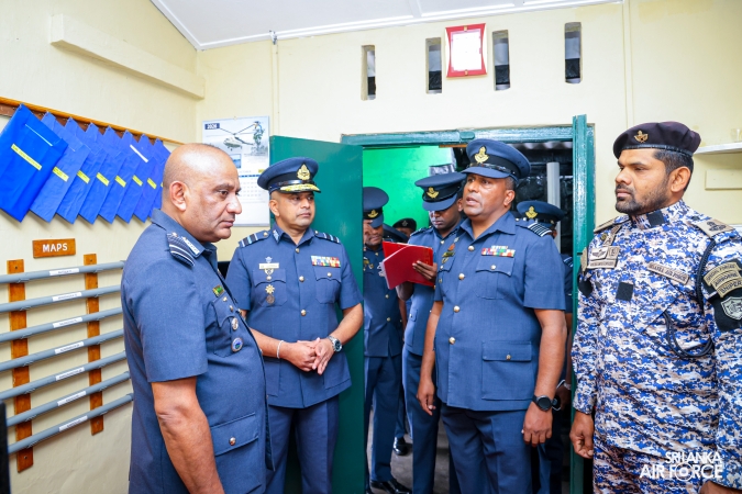 COMMANDER’S INSPECTION AT SLAF COMBAT TRAINING SCHOOL DIYATALAWA