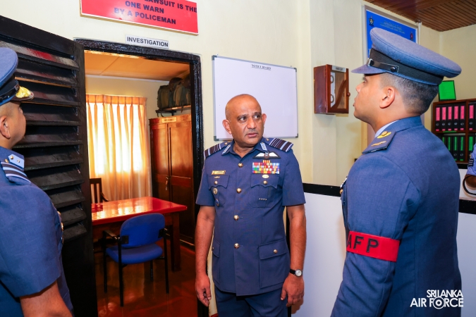 COMMANDER’S INSPECTION AT SLAF COMBAT TRAINING SCHOOL DIYATALAWA