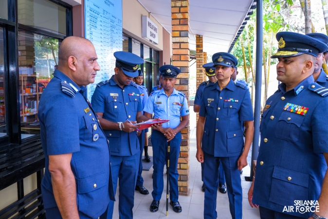 COMMANDER’S INSPECTION AT SLAF COMBAT TRAINING SCHOOL DIYATALAWA