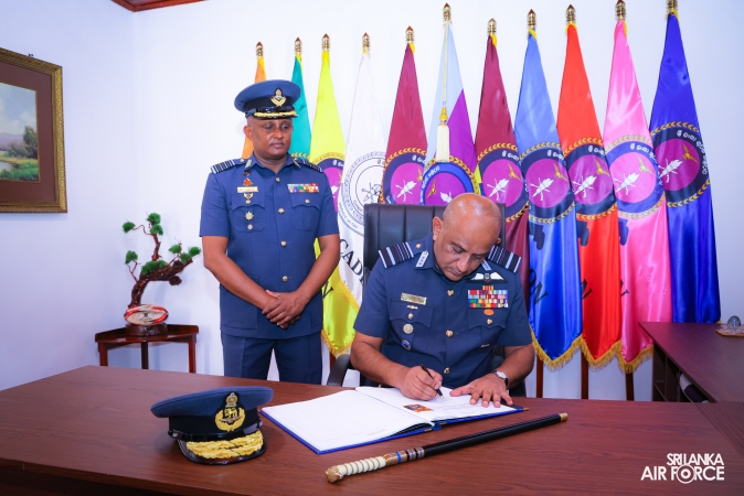 COMMANDER’S INSPECTION AT SLAF COMBAT TRAINING SCHOOL DIYATALAWA
