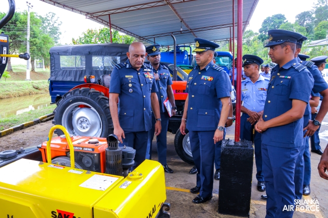 COMMANDER’S INSPECTION AT SLAF COMBAT TRAINING SCHOOL DIYATALAWA