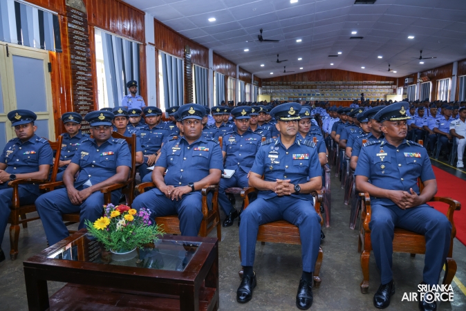 COMMANDER’S INSPECTION AT SLAF COMBAT TRAINING SCHOOL DIYATALAWA