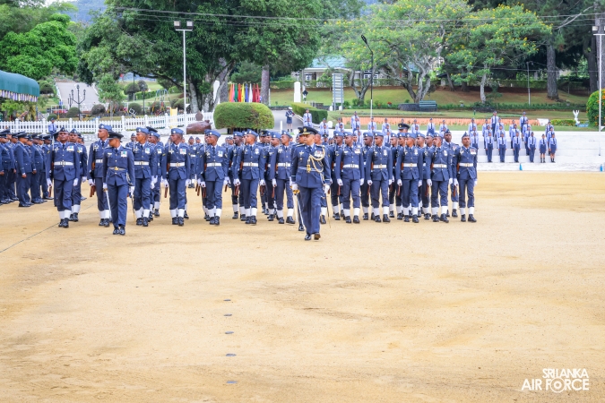 COMMANDER’S INSPECTION AT SLAF COMBAT TRAINING SCHOOL DIYATALAWA