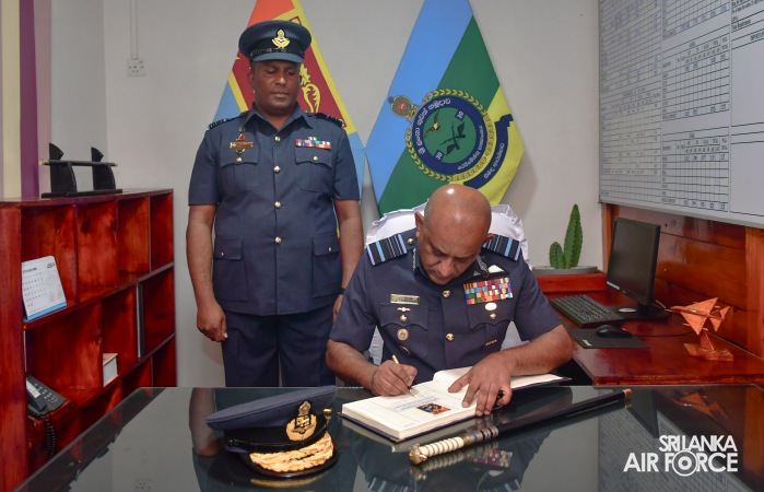 COMMANDERS’ INSPECTION AT SLAF CTS DIYATALAWA