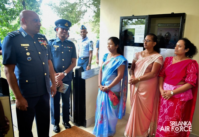 COMMANDERS’ INSPECTION AT SLAF CTS DIYATALAWA