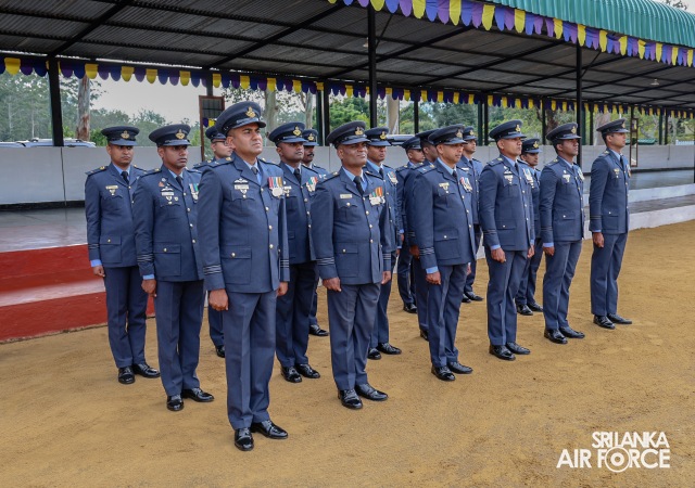 COMMANDERS’ INSPECTION AT SLAF CTS DIYATALAWA