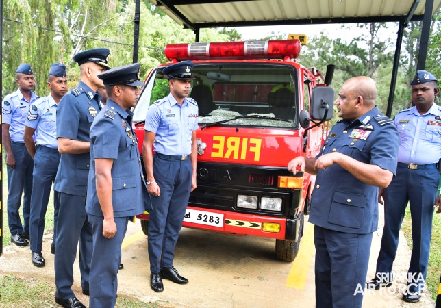 COMMANDERS’ INSPECTION AT SLAF CTS DIYATALAWA