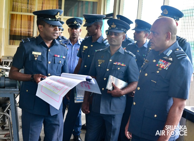 COMMANDERS’ INSPECTION AT SLAF CTS DIYATALAWA
