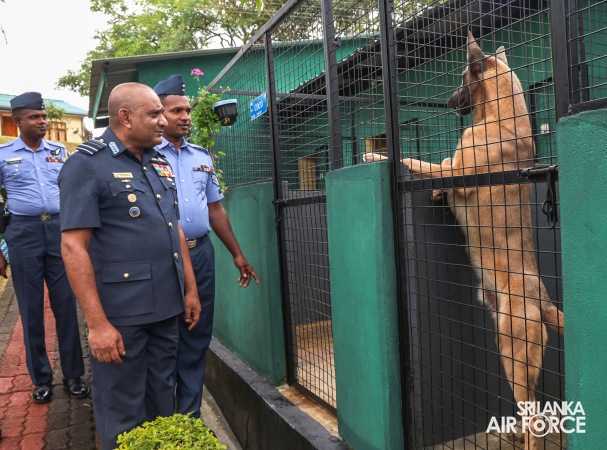COMMANDERS’ INSPECTION AT SLAF CTS DIYATALAWA