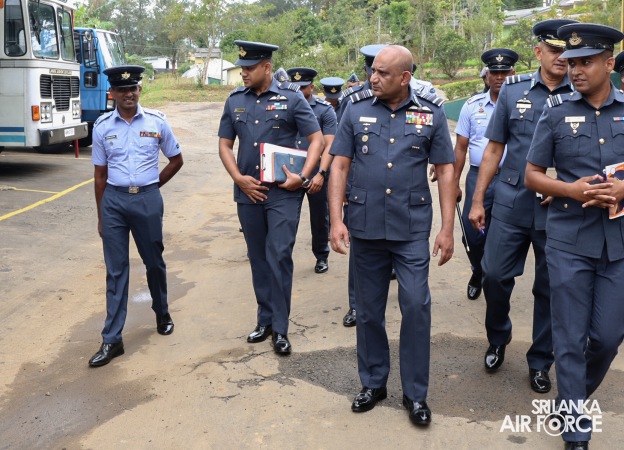 COMMANDERS’ INSPECTION AT SLAF CTS DIYATALAWA