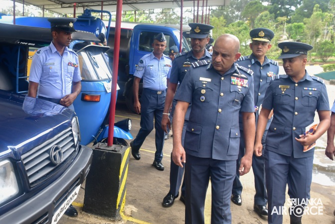 COMMANDERS’ INSPECTION AT SLAF CTS DIYATALAWA
