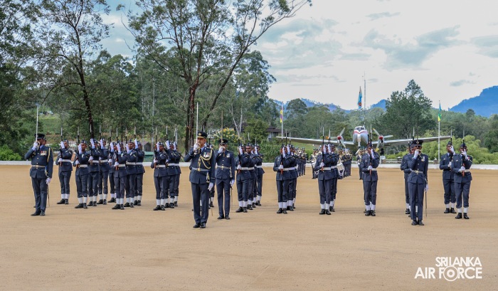 COMMANDERS’ INSPECTION AT SLAF CTS DIYATALAWA