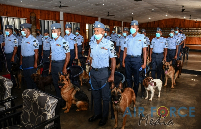 SLAF CTS Diyathalawa Completes 1st Course on Narcotic, Expolosive Detection and Search for Canines