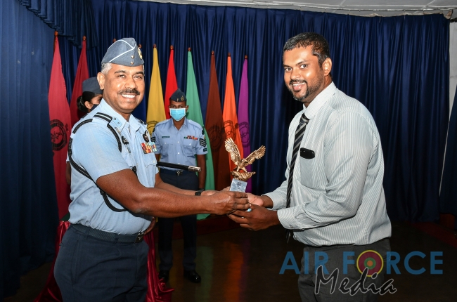 SLAF CTS Diyathalawa Completes 1st Course on Narcotic, Expolosive Detection and Search for Canines