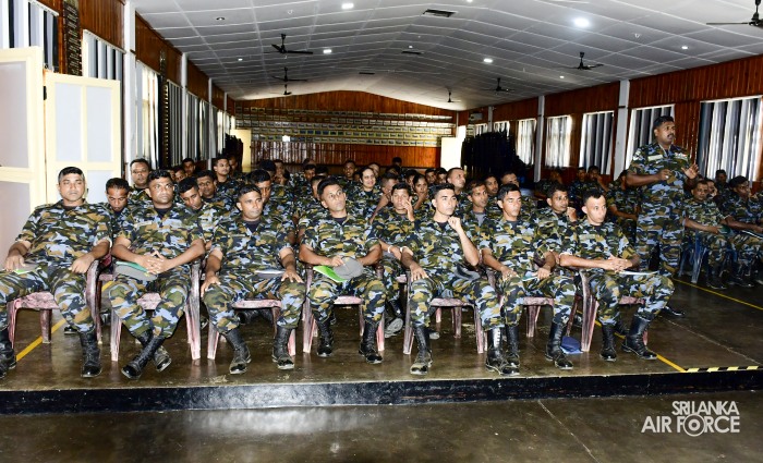 SLAF
COMBAT TRAINING SCHOOL DIYATALAWA CONDUCTS SPECIALIZED COMBAT TRAINING
FOR UN PEACEKEEPING MISSION PARTICIPANTS