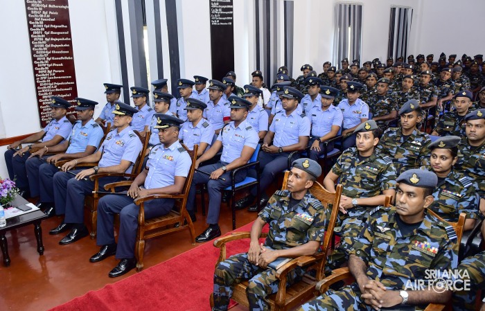 SLAF
COMBAT TRAINING SCHOOL DIYATALAWA CONDUCTS SPECIALIZED COMBAT TRAINING
FOR UN PEACEKEEPING MISSION PARTICIPANTS