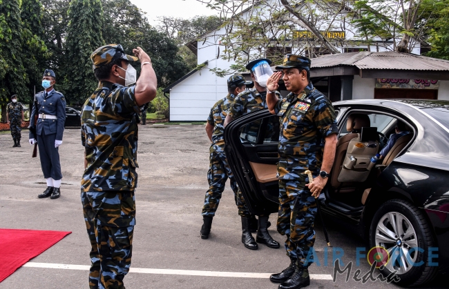 EXPLOSIVE AND
NARCOTIC DETECTING AIR DOGS PASS OUT AT KATUNAYAKE