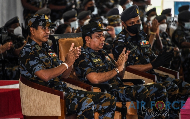 EXPLOSIVE AND NARCOTIC DETECTING AIR DOGS PASS OUT AT KATUNAYAKE