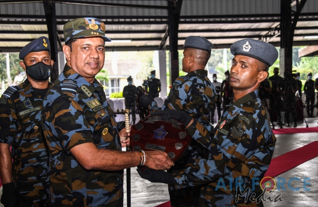 EXPLOSIVE AND
NARCOTIC DETECTING AIR DOGS PASS OUT AT KATUNAYAKE