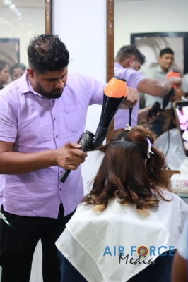 Dreamron Conducts Hair-Care Workshop for SLAF Beauticians