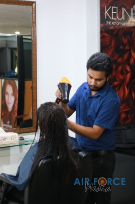 Dreamron Conducts Hair-Care Workshop for SLAF Beauticians