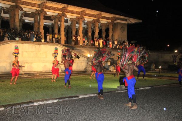 விமானப்படையின் வாத்திய மற்றும் நடன குழுவின் விசேட காட்சி நிகழ்ச்சி