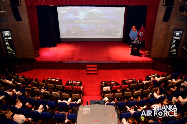 THE AIR
CHIEF DELIVERS GUEST LECTURE TO COURSE NO. 17 STUDENT OFFICERS OF DSCSC