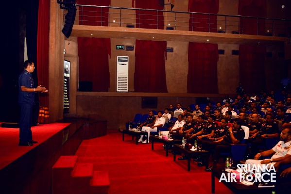 THE AIR
CHIEF DELIVERS GUEST LECTURE TO COURSE NO. 17 STUDENT OFFICERS OF DSCSC