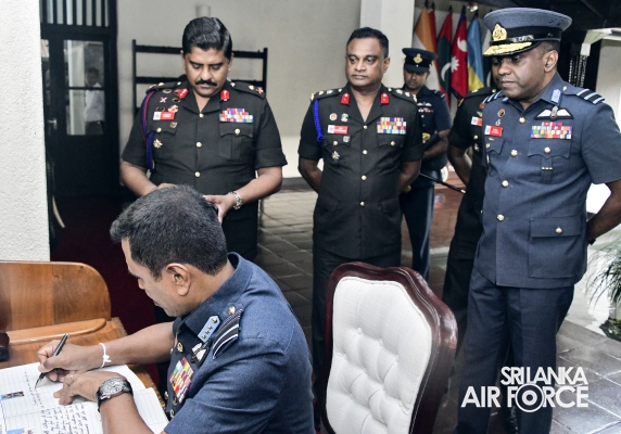 THE AIR
CHIEF DELIVERS GUEST LECTURE TO COURSE NO. 17 STUDENT OFFICERS OF DSCSC
