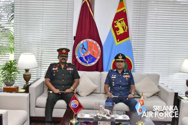 THE AIR
CHIEF DELIVERS GUEST LECTURE TO COURSE NO. 17 STUDENT OFFICERS OF DSCSC