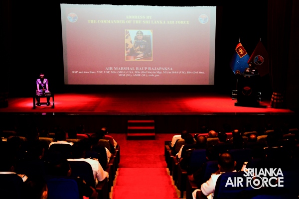 THE AIR
CHIEF DELIVERS GUEST LECTURE TO COURSE NO. 17 STUDENT OFFICERS OF DSCSC