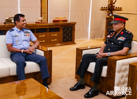 COMMANDANT
OF DEFENCE SERVICES COMMAND AND STAFF COLLEGE CALLS ON THE COMMANDER
