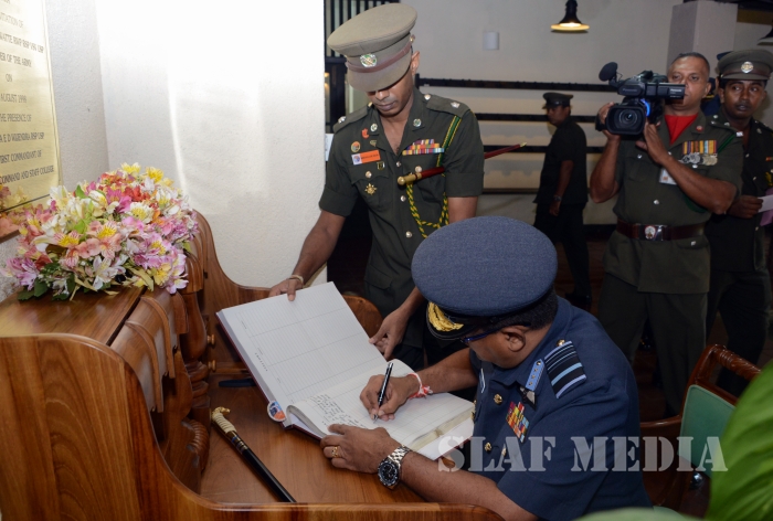 Commander of the Air Force Addresses the Course No. 9 of Dscsc