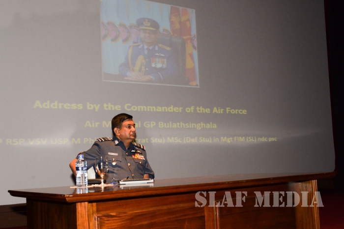 Commander of the Air Force Addresses the Course No. 9 of Dscsc