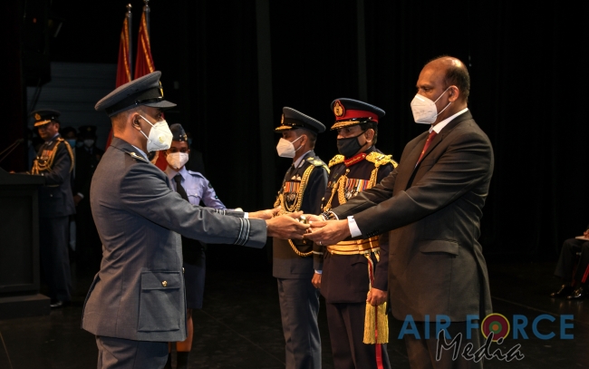 27 SLAF OFFICERS GRADUATE FROM DEFENCE SERVICES COMMAND AND STAFF COLLEGE