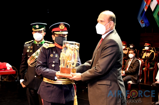 27 SLAF OFFICERS GRADUATE FROM DEFENCE SERVICES COMMAND AND STAFF COLLEGE